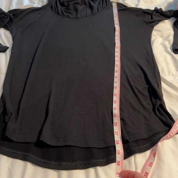 Gap Cowlneck 𝅺women’s top  Large - Picture 6 of 6